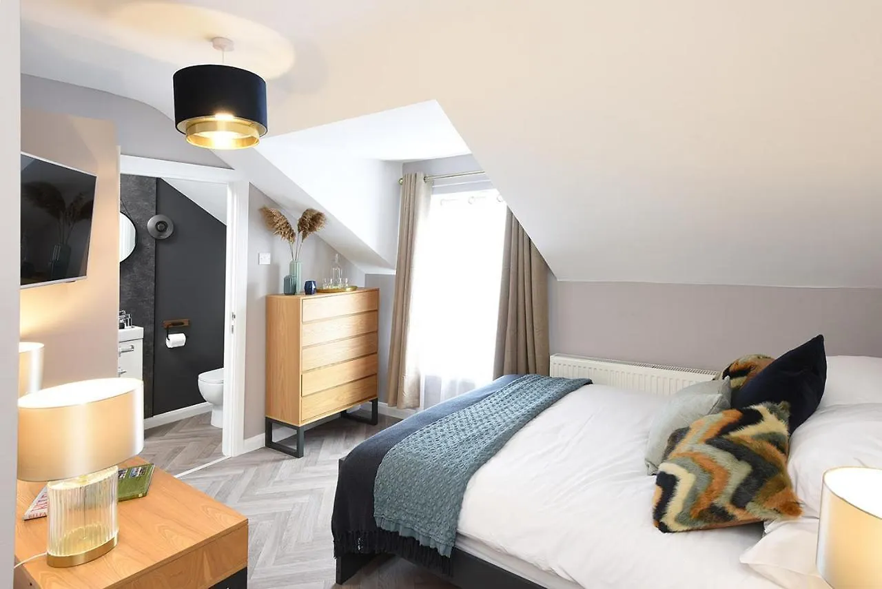Ocho Homes By Eight Continents Belfast 0*,