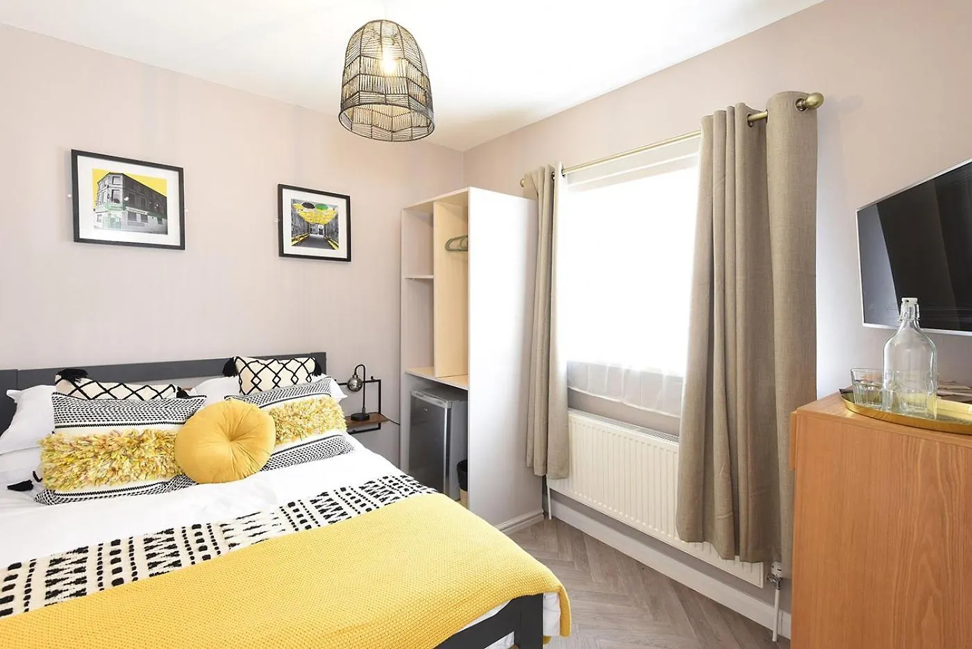 Ocho Homes By Eight Continents Belfast 0*,